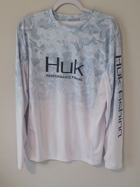 Huk Men’s White and Light Gray Camo Long-Sleeve Performance Rash Guard